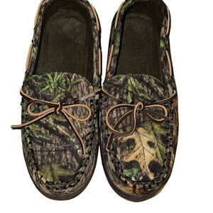 Puritan Ladies Size S (7-8) Green Camo Slip-On Flats Comfort Footwear